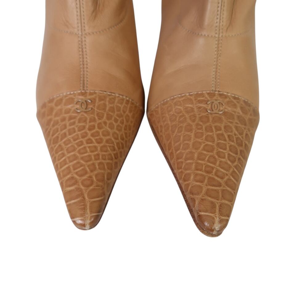 Vintage Chanel Tan Leather Pointed Toe Knee High Heeled Boots 8.5 - Picture 3 of 12